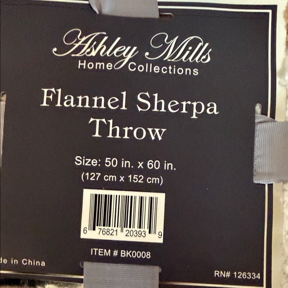 Tan and Cream Flannel Sherpa Throw - Picture 3 of 4